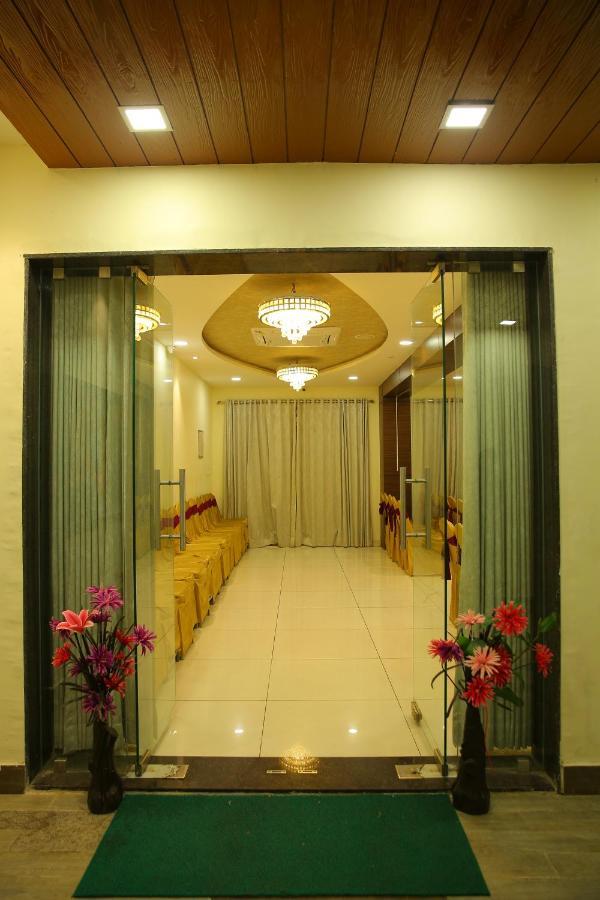 Hotel Maruthi Inn Nirmal  المظهر الخارجي الصورة