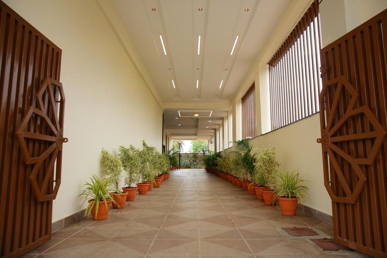 Hotel Maruthi Inn Nirmal  المظهر الخارجي الصورة