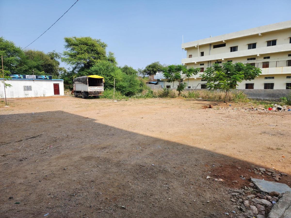 Hotel Maruthi Inn Nirmal  المظهر الخارجي الصورة