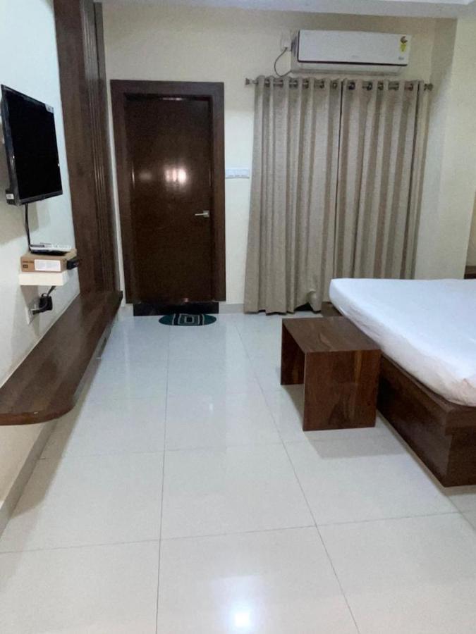 Hotel Maruthi Inn Nirmal  المظهر الخارجي الصورة