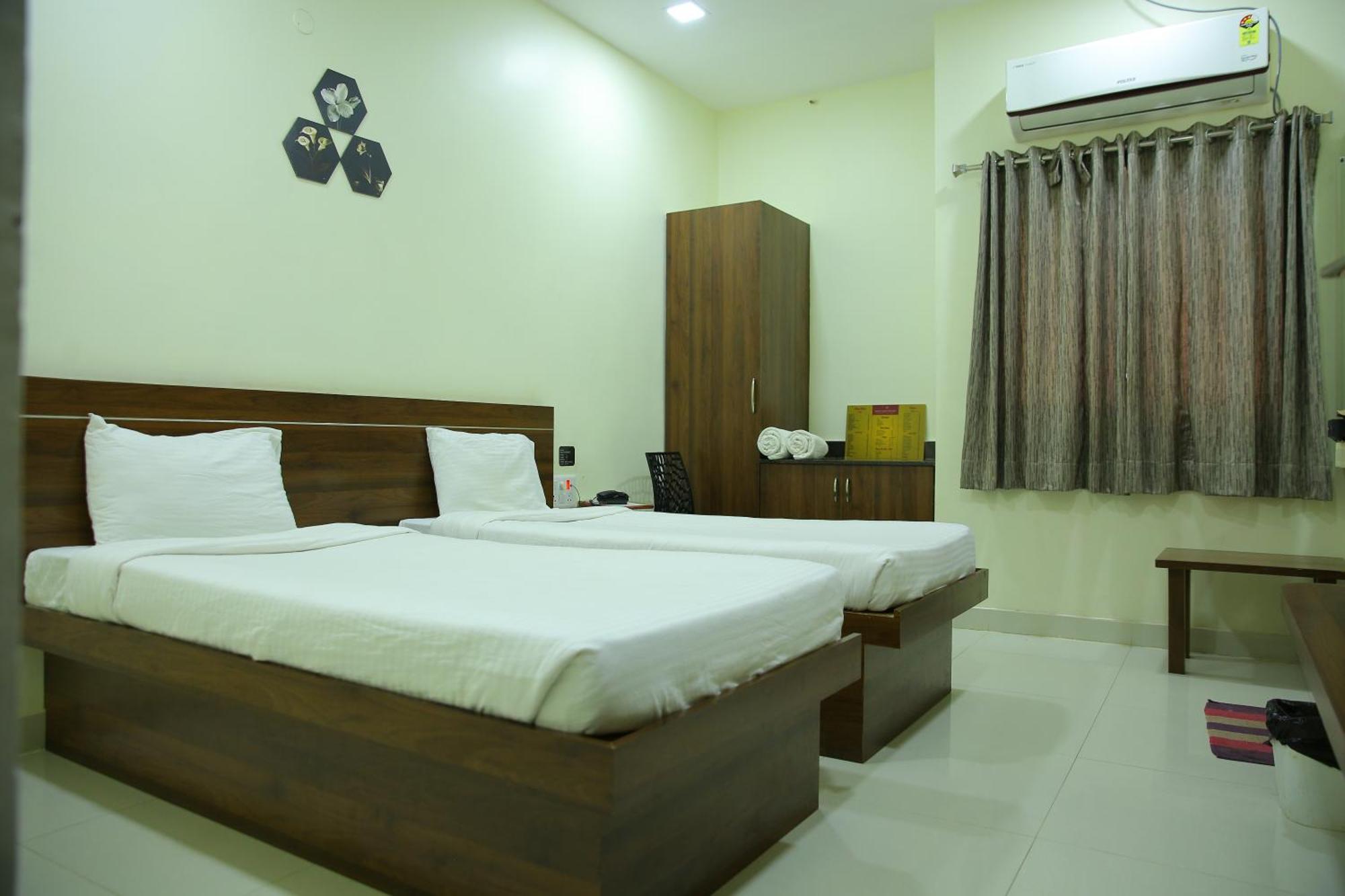 Hotel Maruthi Inn Nirmal  المظهر الخارجي الصورة